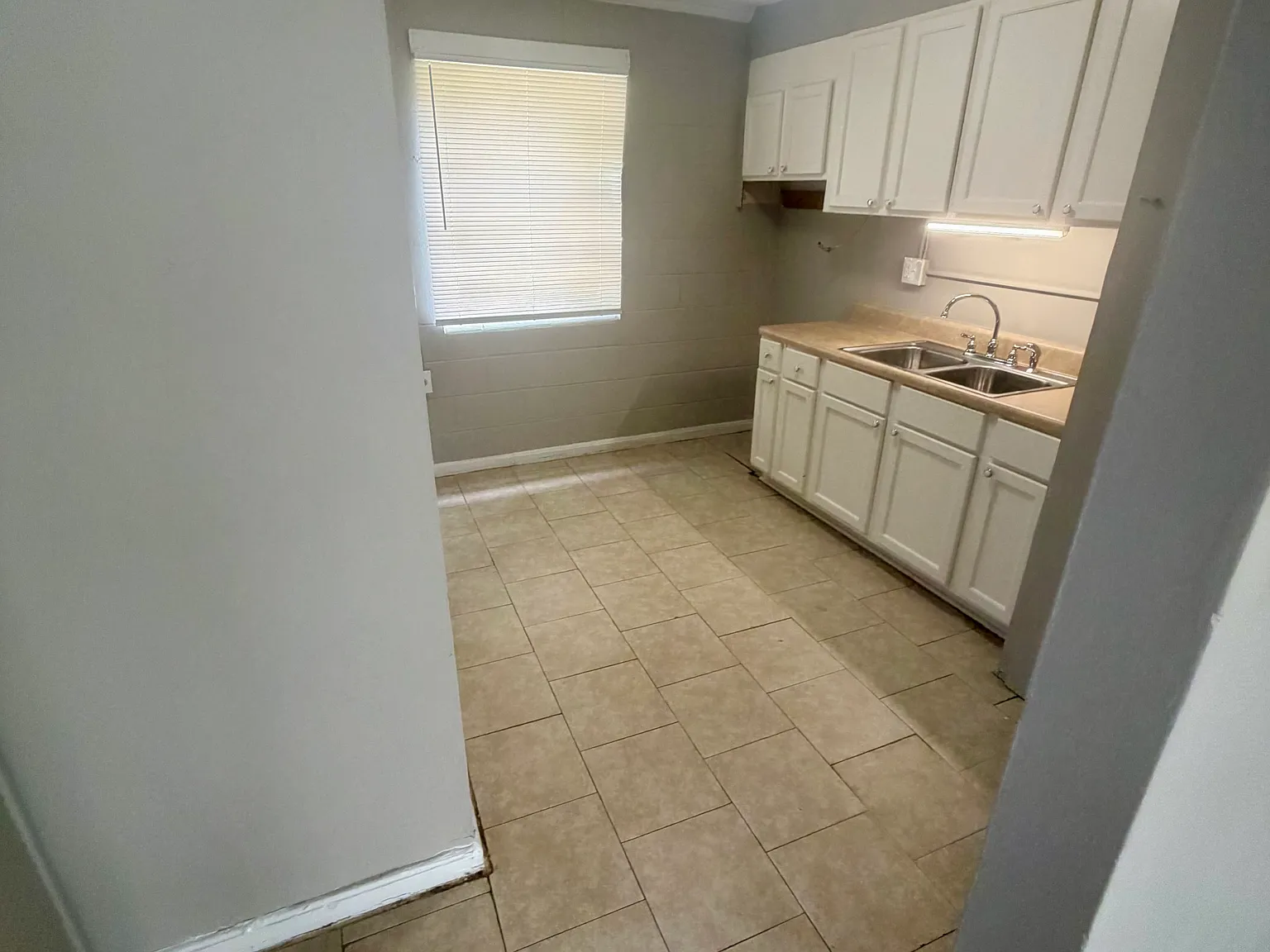 2 bed, 800 sqft, $695 — Photo 2