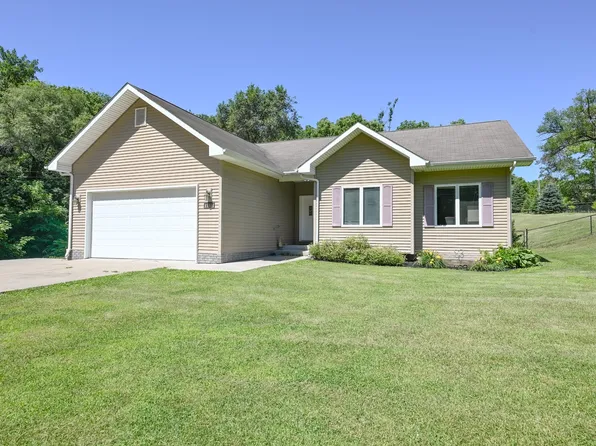 1344 E 40th St, Des Moines, IA 50317