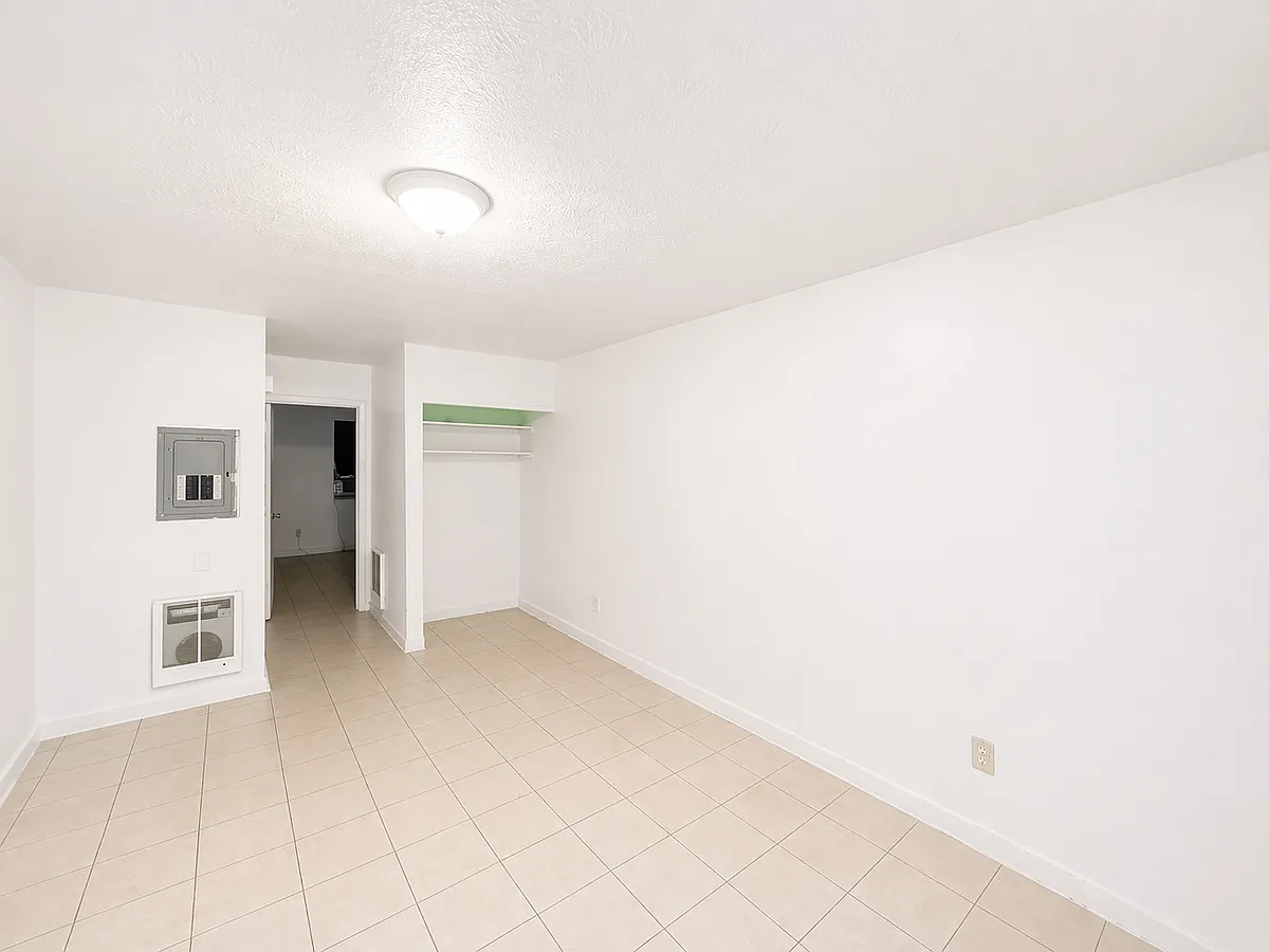 Building Photo - 7104 Ken Knight Dr W