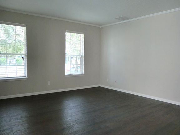 3rd image of 10310 Lake District Ln