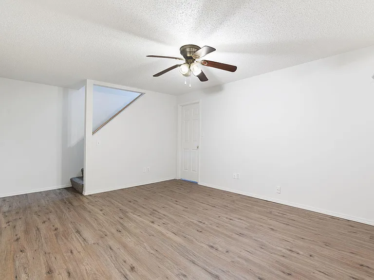 1711 E Walnut Lawn St — Photo 12