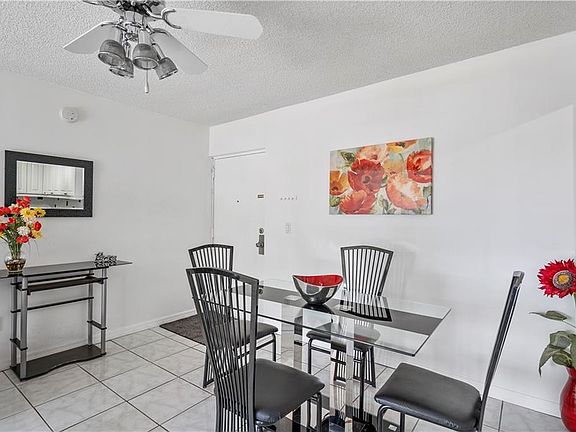 3rd image of 3545 NE 167th St APT 406