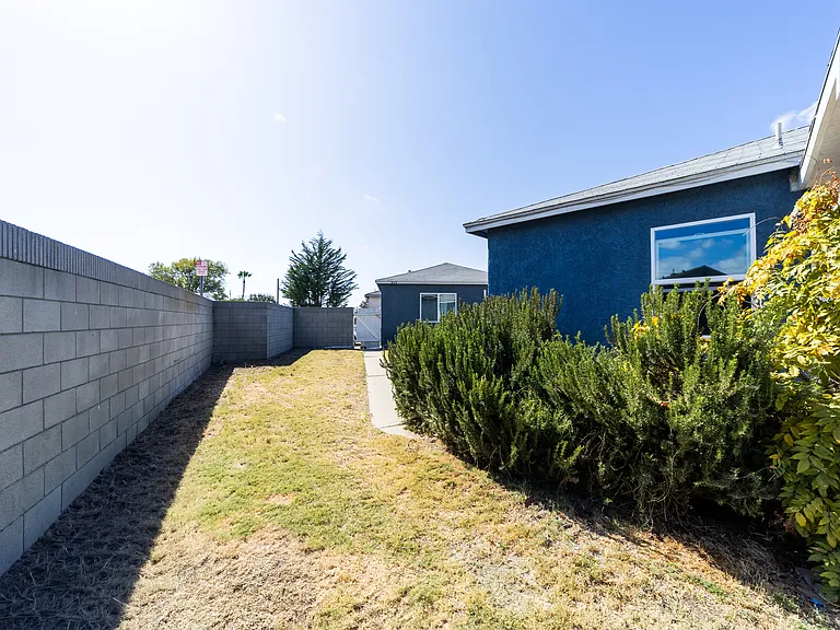 715 Acacia Ave — Photo 26