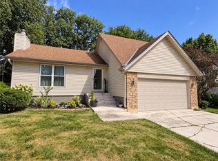 14021 S Summertree Ln, Olathe, KS 66062