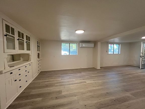 4th image of 1006 Salem St #1