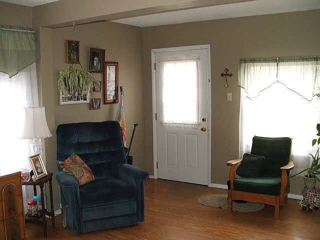 2nd image of 200 Shadeland Ave