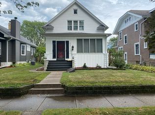 2020 13th St, Moline, IL 61265