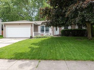 2204 Eisenhower Ave, Valparaiso, IN 46383