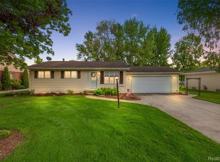 48242 Forbes Dr, Chesterfield, MI 48047
