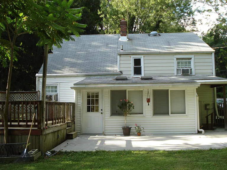 697 Old Marple Rd — Photo 2