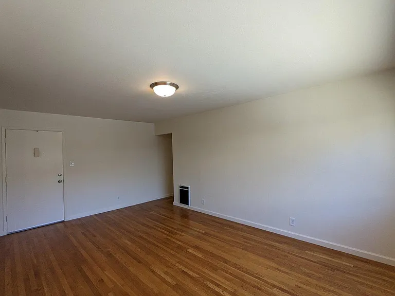 2534 Benvenue Ave — Photo 74