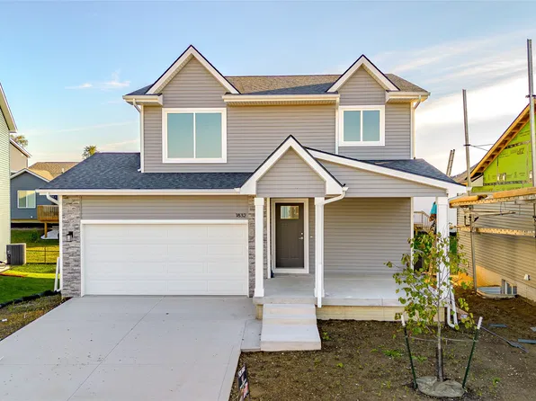1832 Gordon Ct, Norwalk, IA 50211