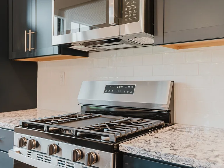 25 Minetta Ln #304-unit 304 — Photo 5