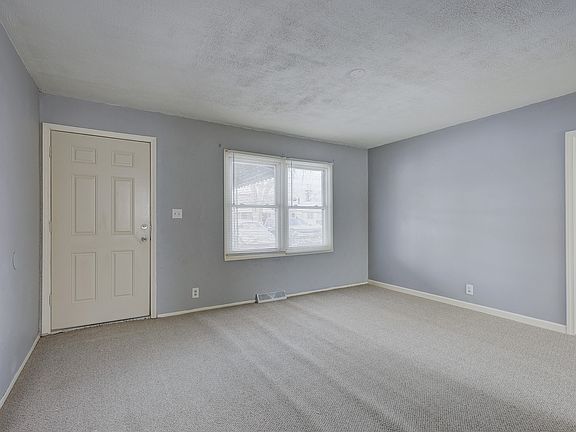 4th image of 25238 Lehner St