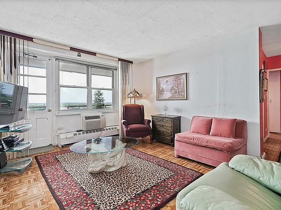 4th image of 3215 Avenue N #N