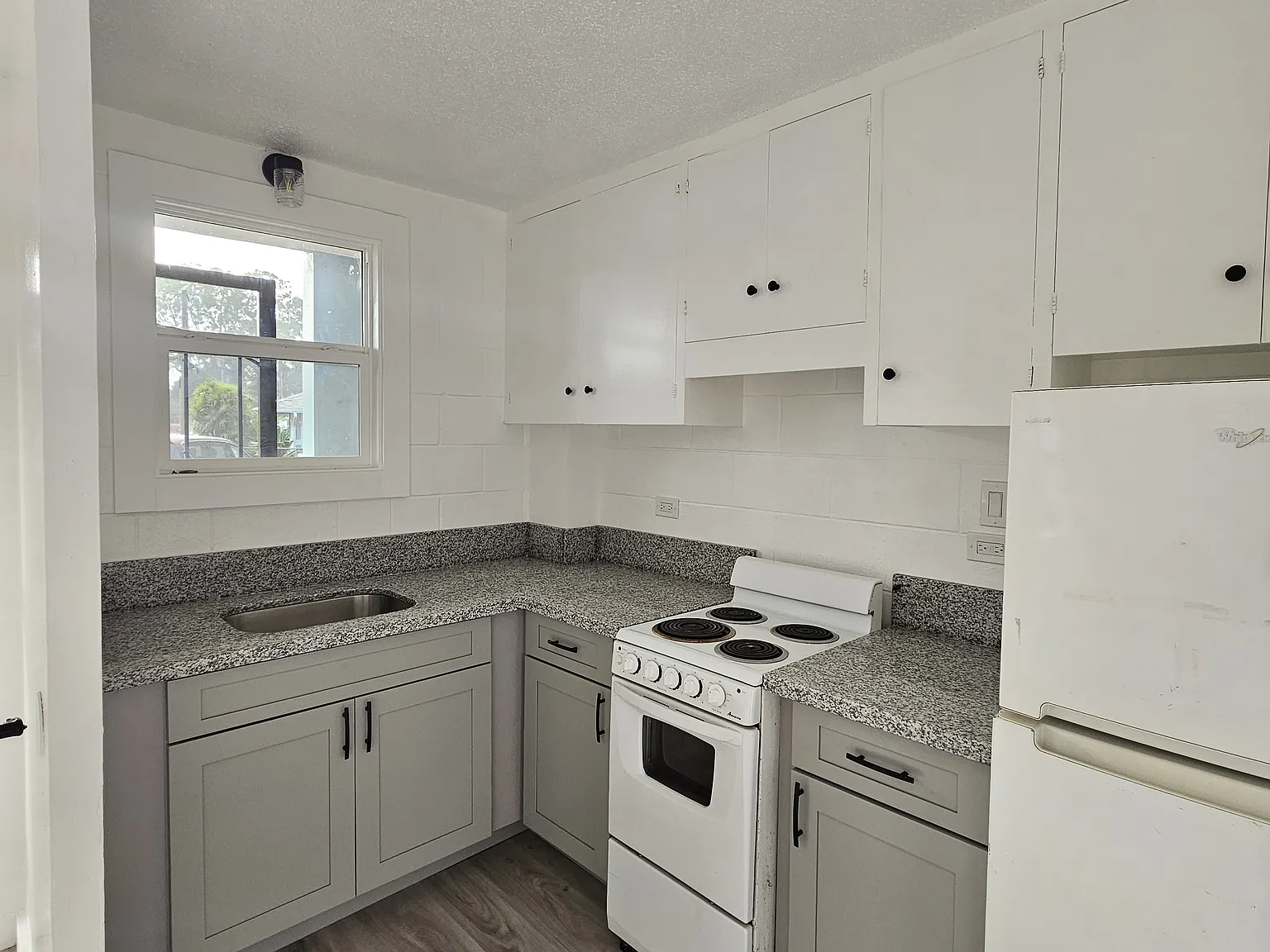 1 bed, 650 sqft, $1,500 — Photo 3