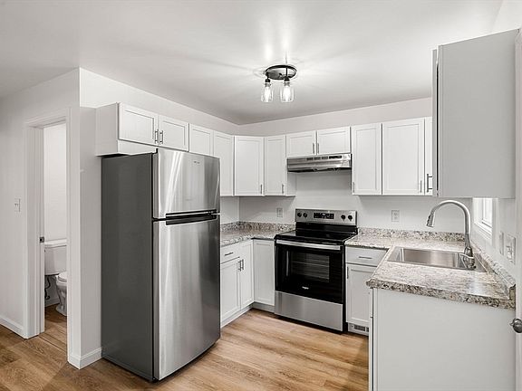 5th image of 310 Washington St