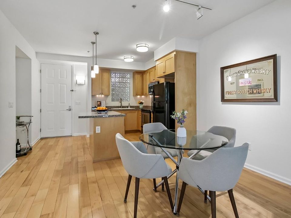 1st image of 800 N 8th St Unit 101