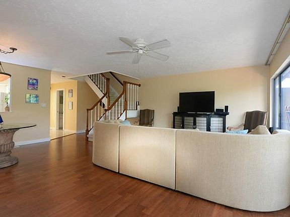 5th image of 25188 Marion Ave APT 1041