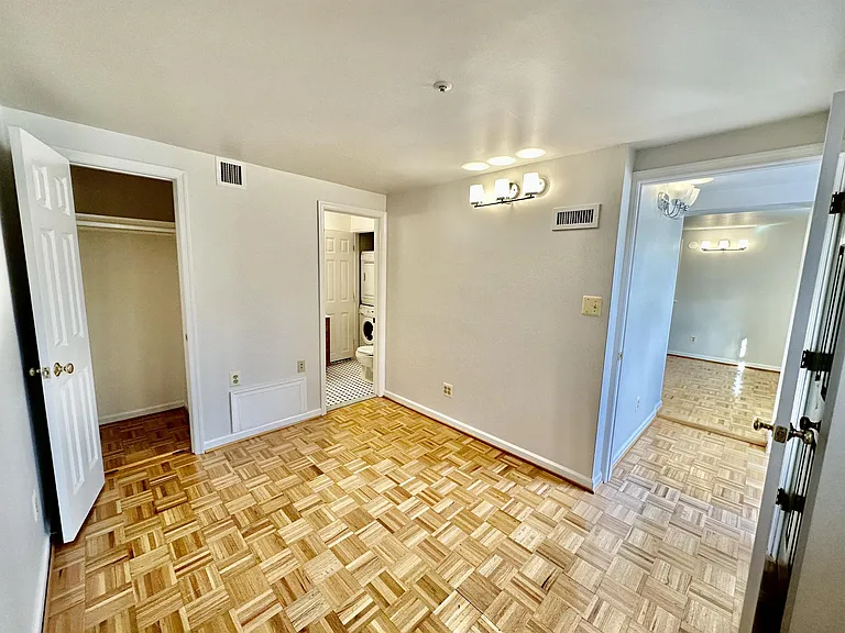 907 Church St — Photo 12