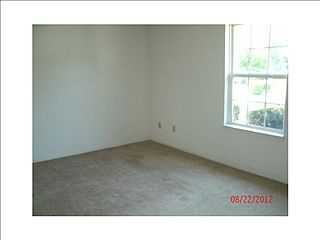 5th image of 904 Governor Ln