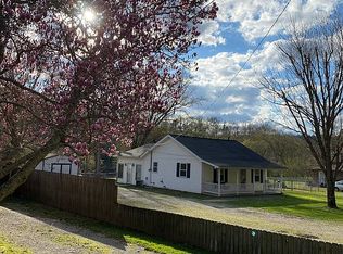 15 Lower Clifton Rd, Versailles, KY 40383