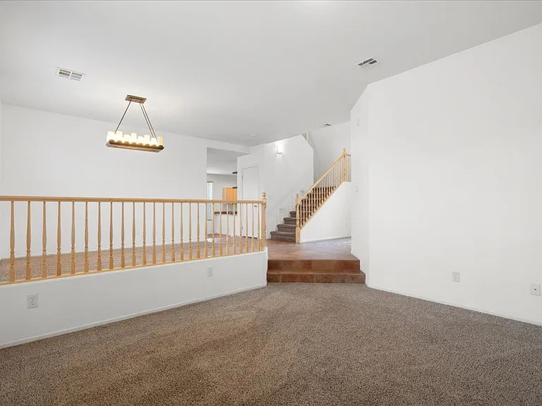 9012 Rendon St — Photo 5