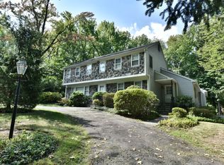 4 Millpond Rd, Closter, NJ 07624