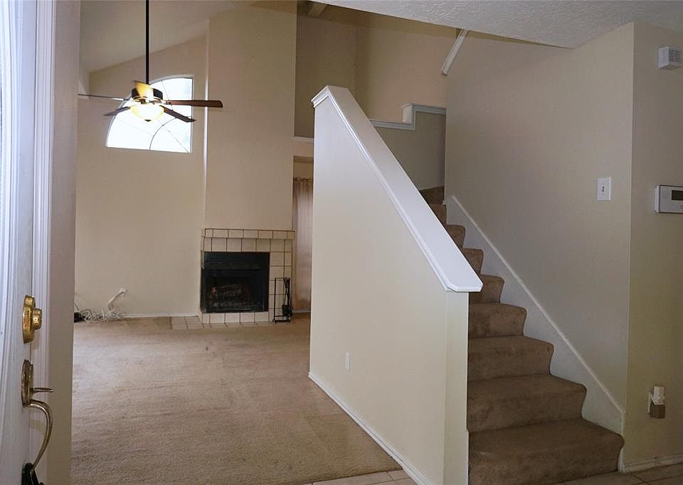 2nd image of 623 Foxglove Dr