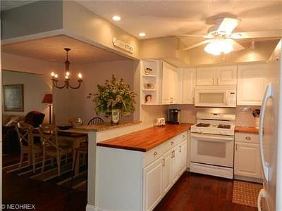 3rd image of 34112 Chagrin Blvd APT 7107