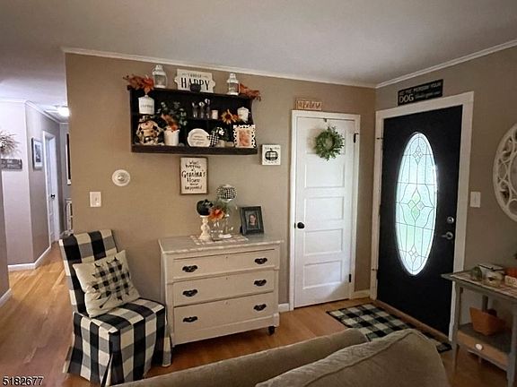 5th image of 73 Plainfield Ave