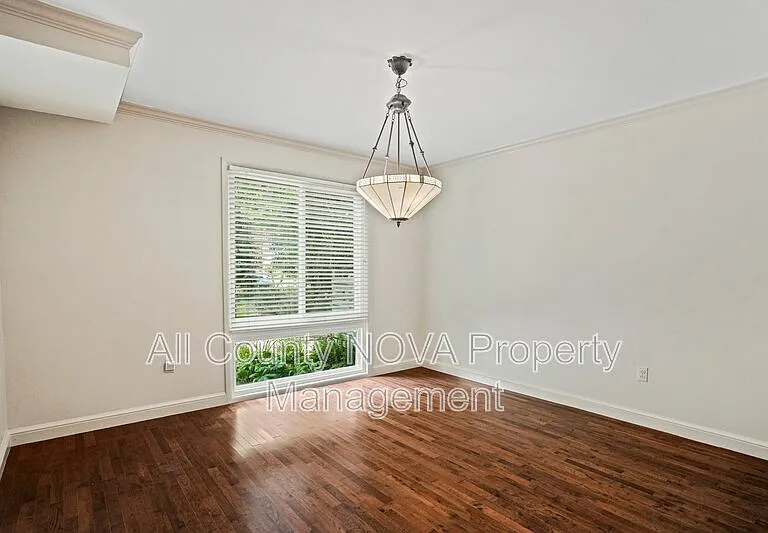 6428 Earlham Dr — Photo 6
