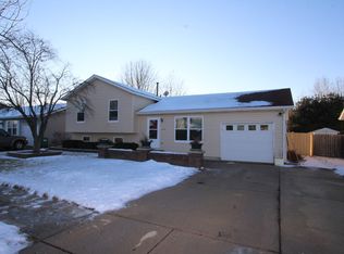 1316 10th St, Harvard, IL 60033