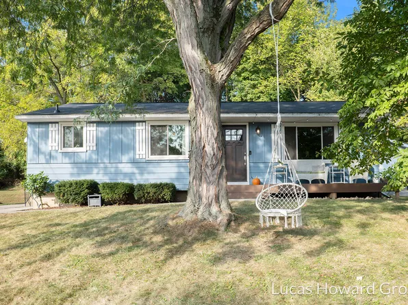 1115 Dick Ave NW, Grand Rapids, MI 49504