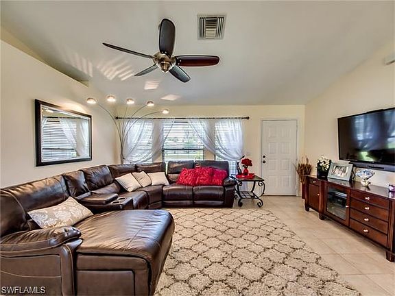 5th image of 3820 SW 3rd Ave