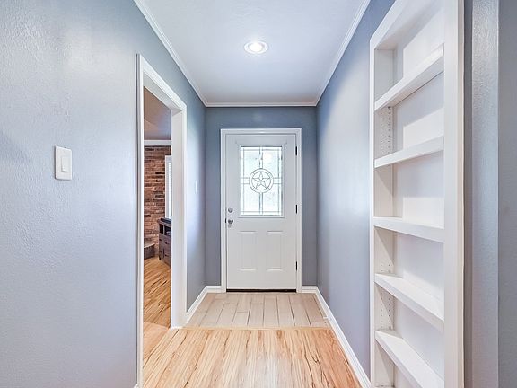 3rd image of 7800 Barryknoll Ln