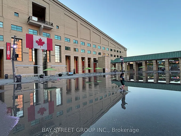 310 Burnhamthorpe Rd W #1913 — Photo 20