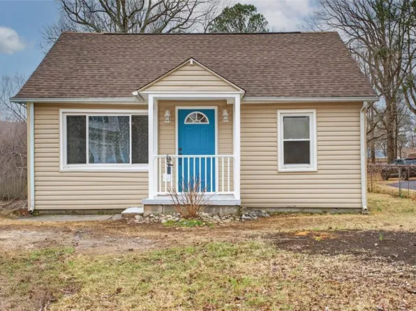 2213 Tennessee Dr, Chesapeake, VA 23323