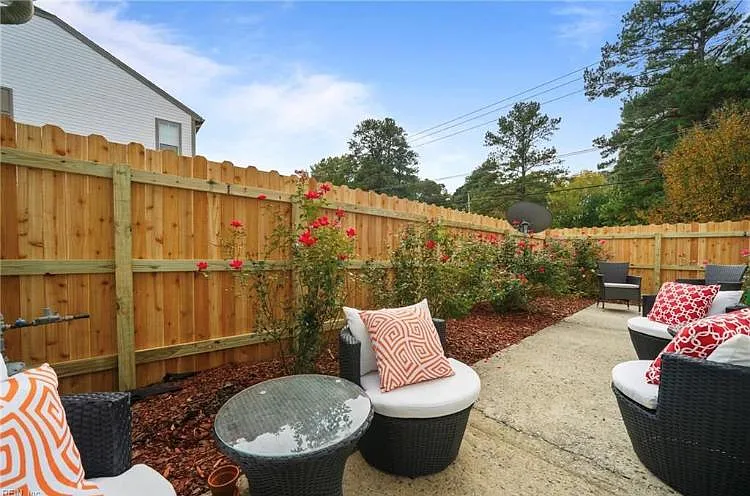 2 bed, 2.5 bath, 1529 sqft, $2,150 — Photo 3