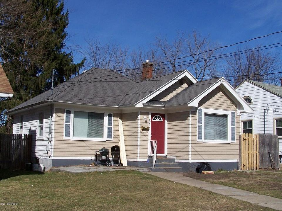 1st image of 611 Dickinson St SE