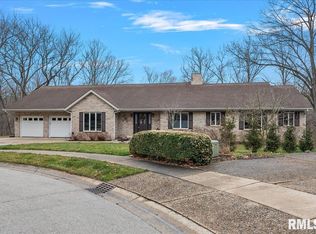 3701 W Bluffs Rd, Springfield, IL 62711