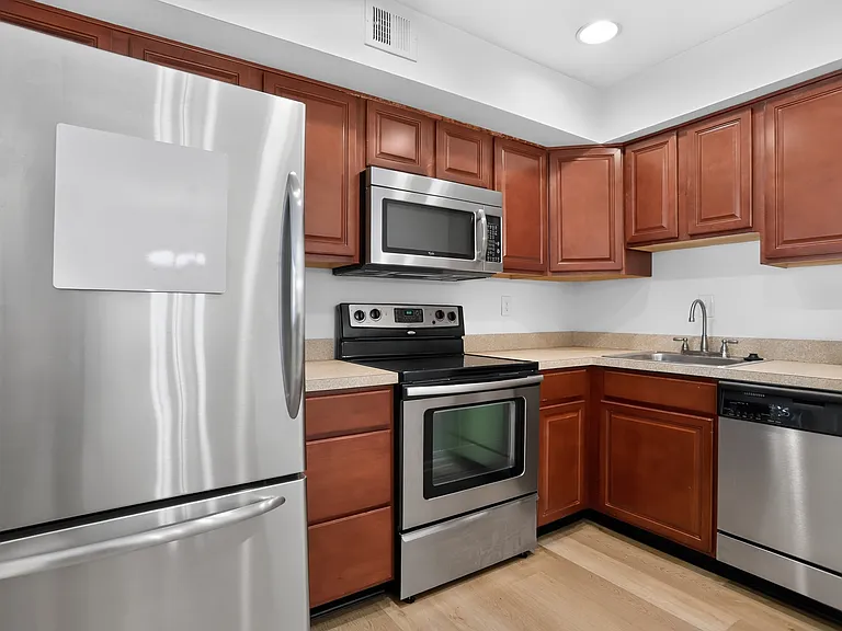 69 Ramsgate Ct — Photo 17