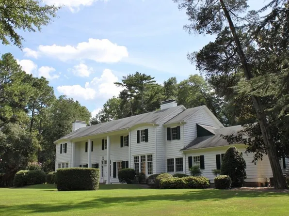 20 Shaw Rd SW, Pinehurst, NC 28374