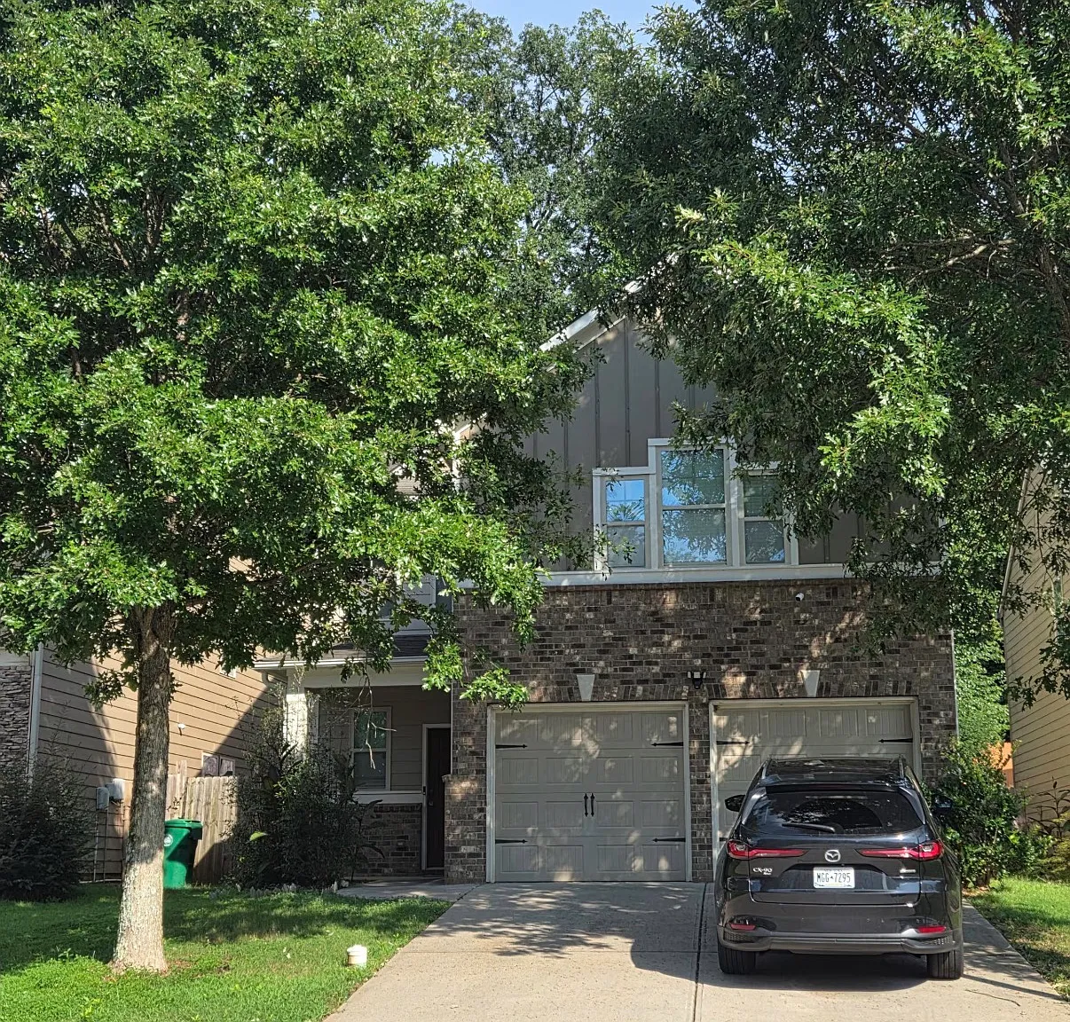 5 bed, 2380 sqft, $3,200 — Photo 1