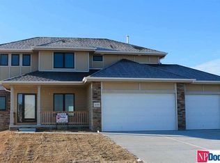 21333 Castlerock Ln, Gretna, NE 68028