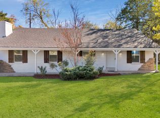 1077 Batchler Rd, Red Oak, TX 75154