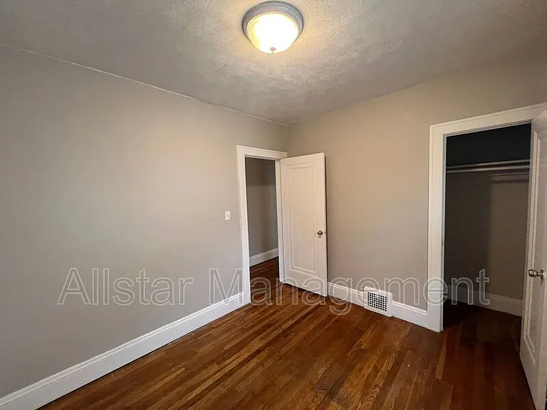 3301 Washington Blvd — Photo 16