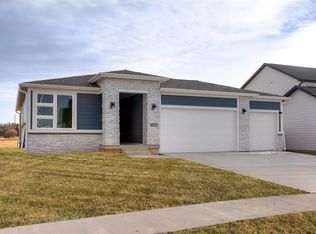 4727 89th St, Urbandale, IA 50322