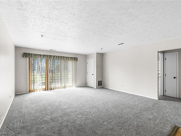 5th image of 19510 Lorain Rd APT 201