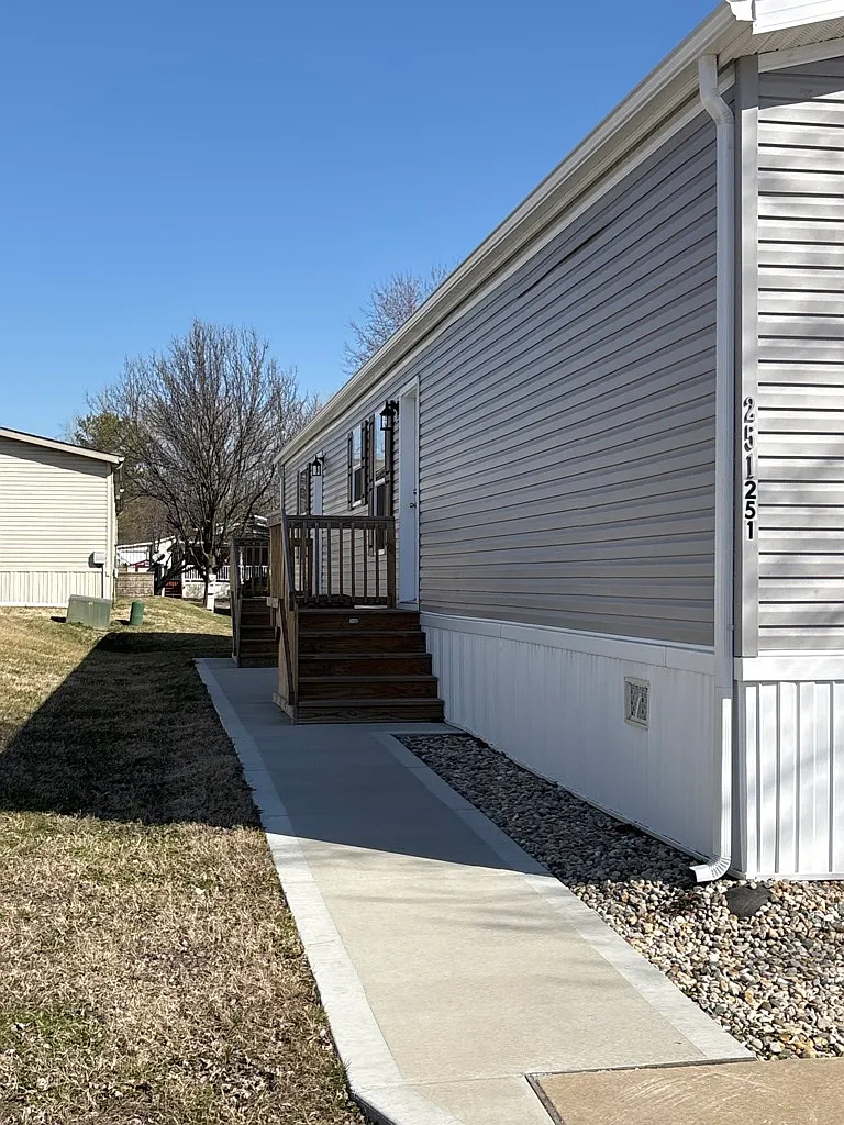 3 bed, 1340 sqft, $1,670 — Photo 2